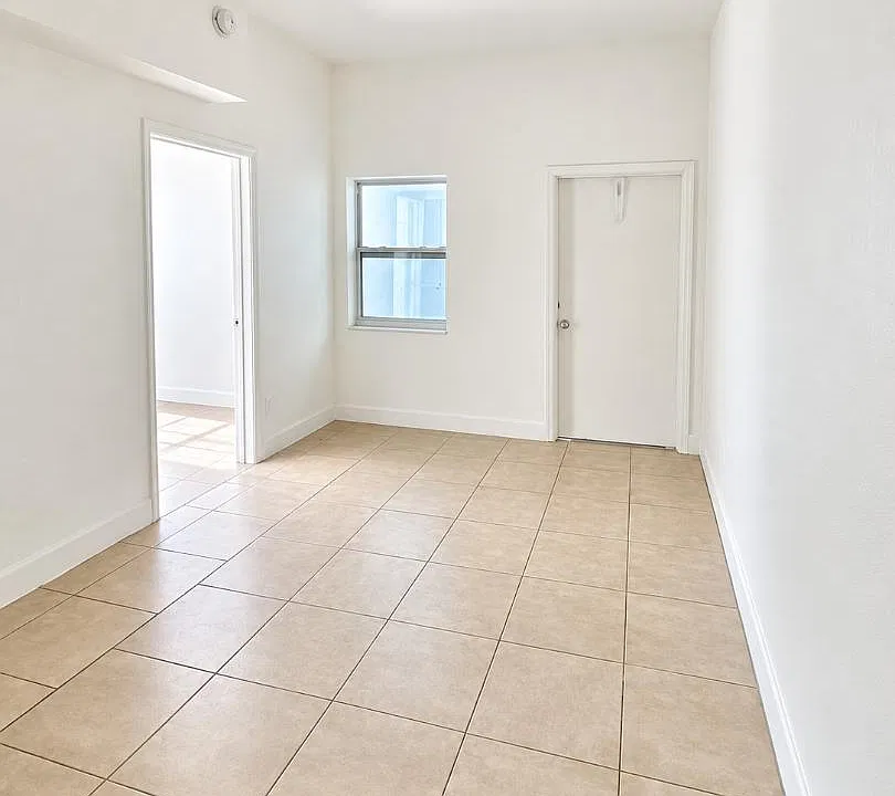 424 NW 15th Ter #2