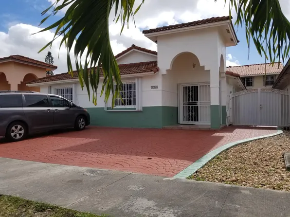 8748 NW 109th Ter, Hialeah Gardens, FL 33018
