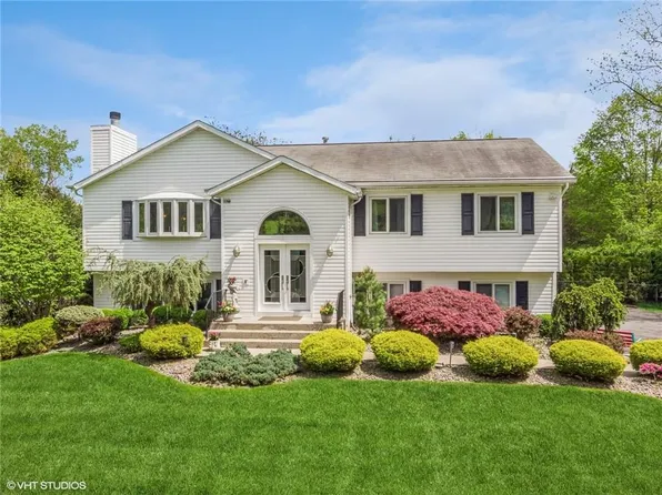 689 New Hempstead Road, Spring Valley, NY 10977