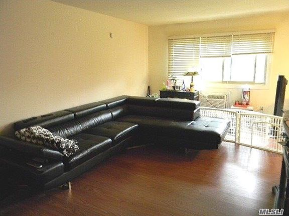 2nd image of 2453 Union Blvd APT 4B