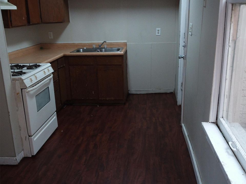 2nd image of 919 W 145th St APT 8