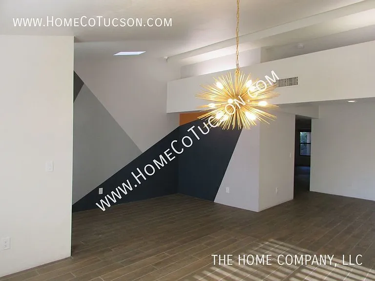 3668 N Royal Prince Ct — Photo 4