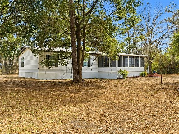 3rd image of 3906 Fox Ridge Blvd