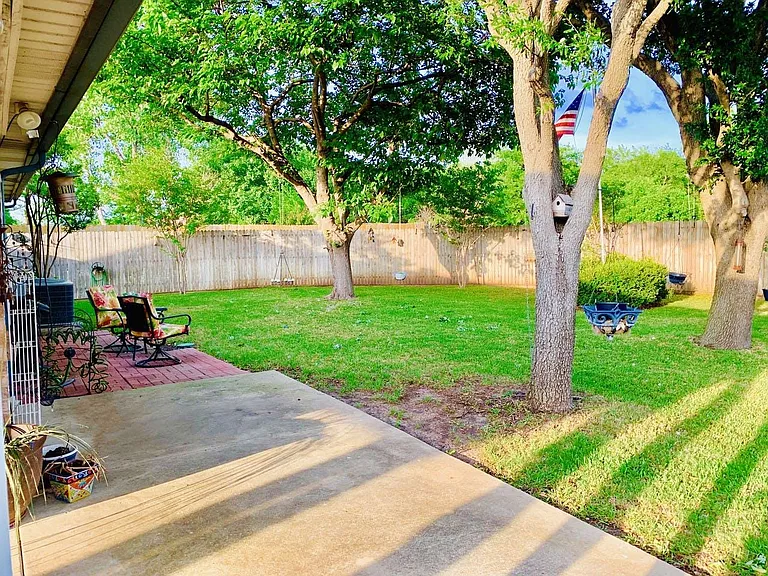 7704 Independence Dr — Photo 5