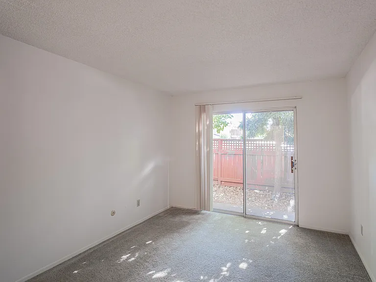 Viking Apartments — Photo 12
