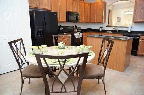 WAS6P601OCB-breakfast-nook