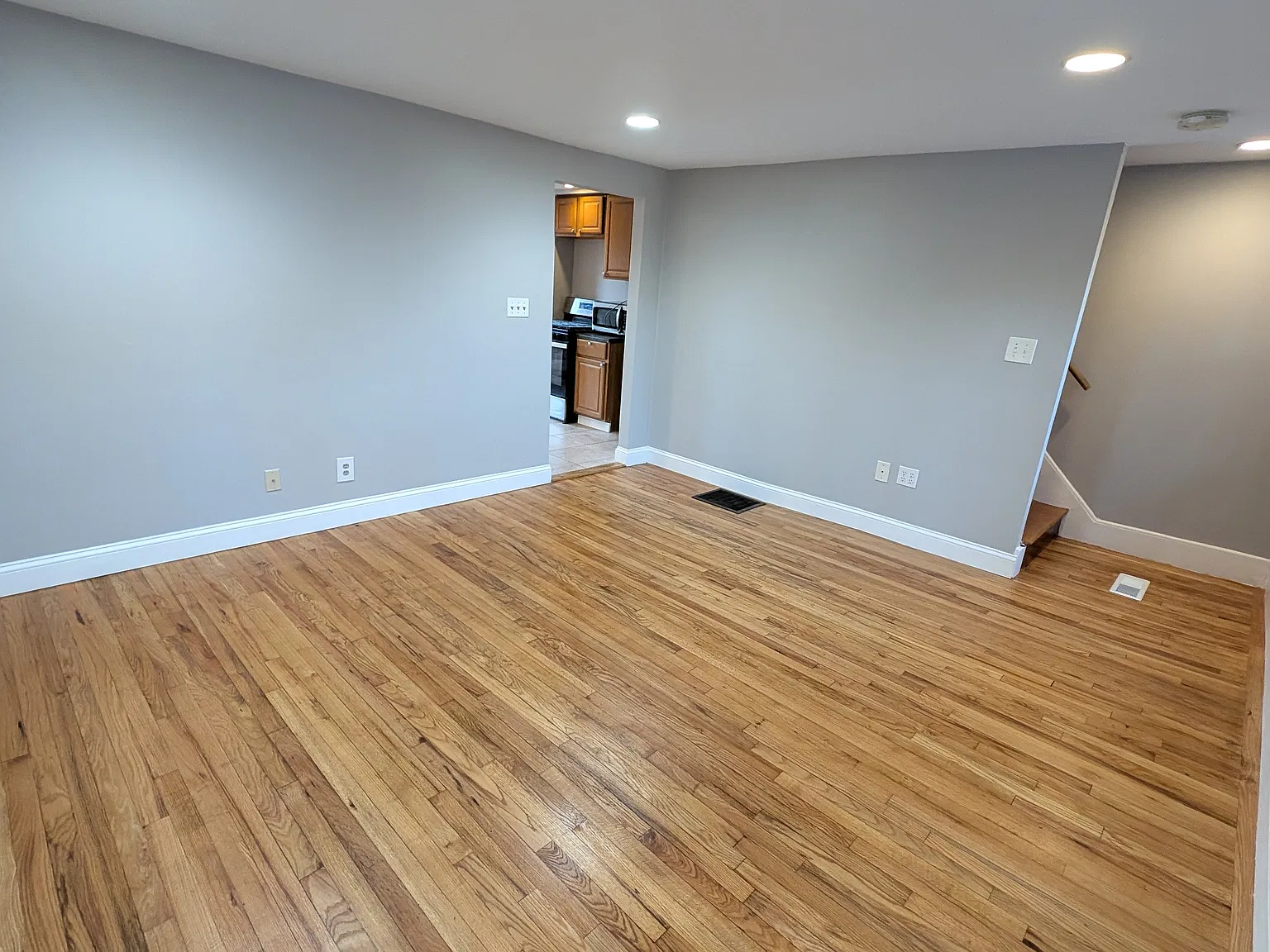 2 bed, 1000 sqft, $2,500 — Photo 2