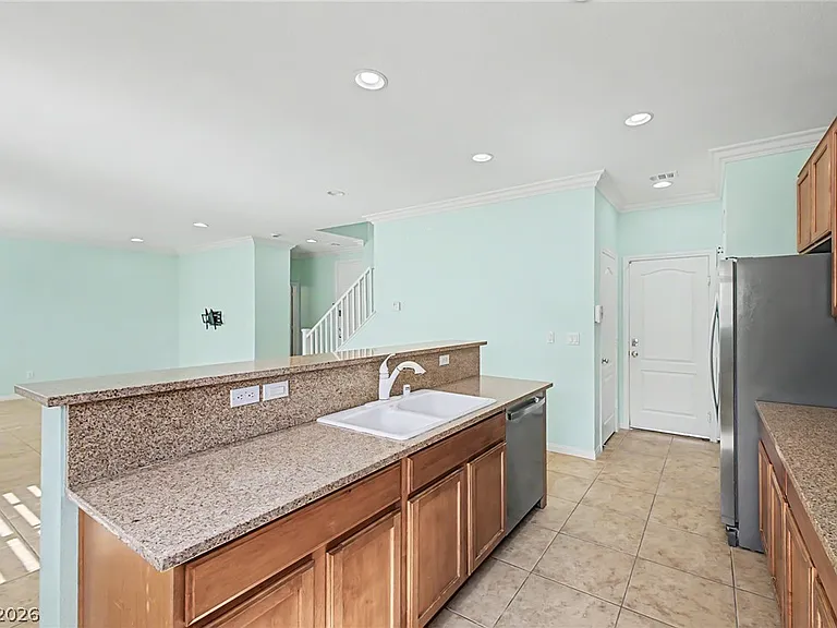 10907 Castle Fountain St — Photo 11