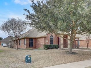 105 Buckingham Dr, Waxahachie, TX 75165