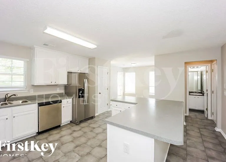 205 McIntosh Ct — Photo 5