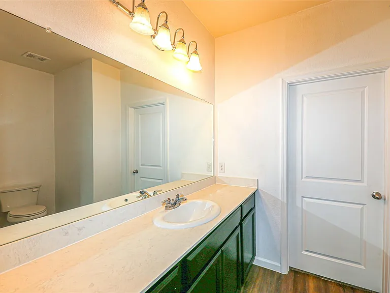 746 Wilshire Dr — Photo 8