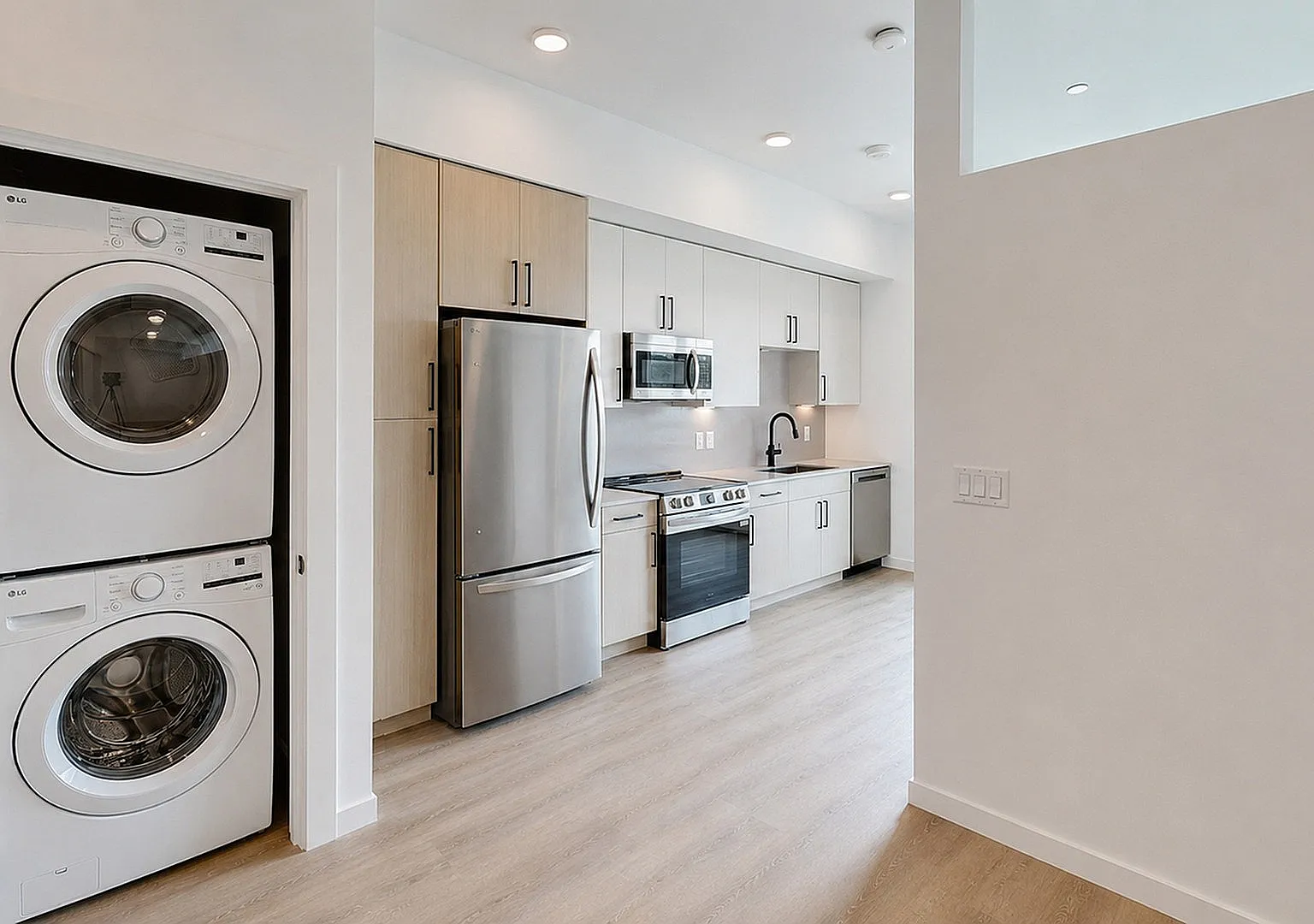 Bissinger & Co — Photo 1