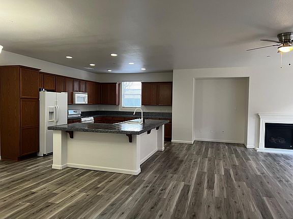 4th image of 501 S Sand Crane Cir