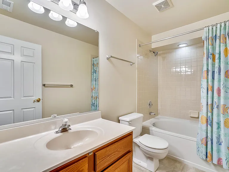 5205 Columbia Rd #9 — Photo 8