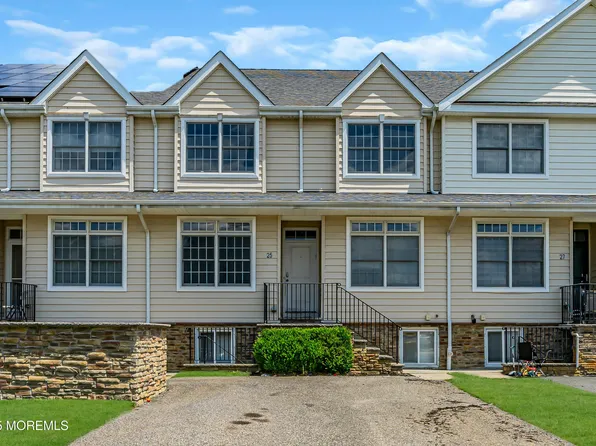 25 Rockefeller Drive, Lakewood, NJ 08701