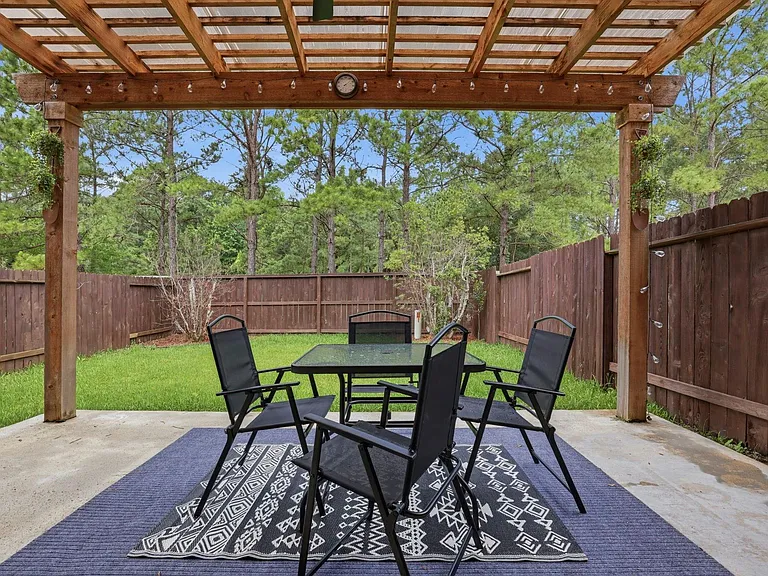 323 Bloomhill Pl — Photo 1