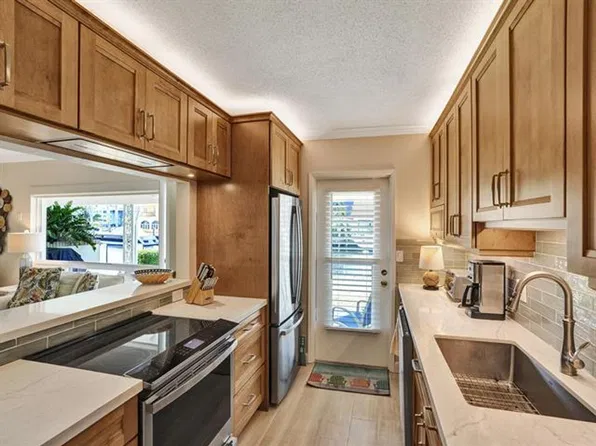2866 NE 30th St, Fort Lauderdale, FL