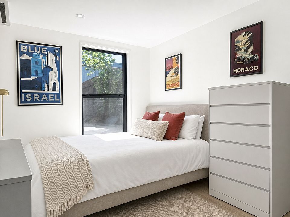 1st image of 280 Bleecker St APT 3