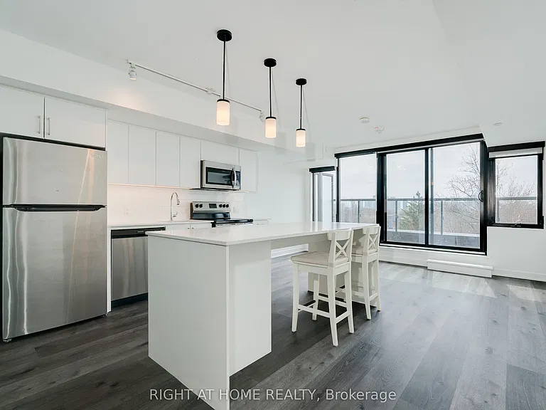 897 College St W #518 — Photo 13