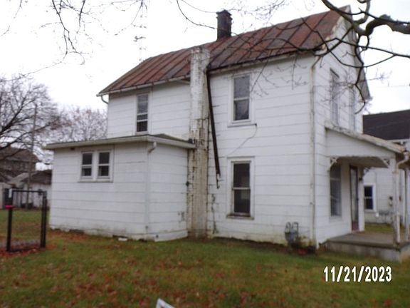 5th image of 15 Oak St