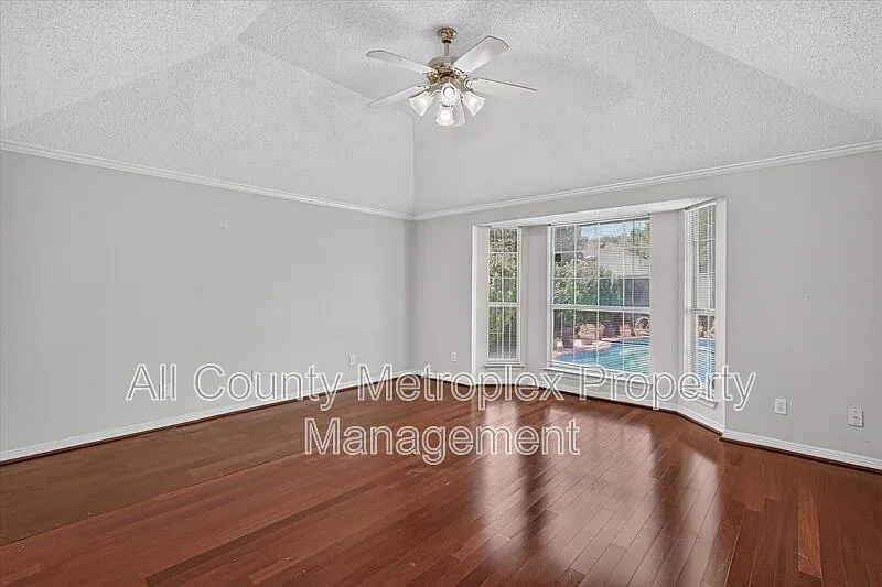 4 bed, 3.0 bath, 2408 sqft, $3,095 — Photo 4
