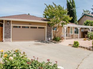 910 Lincoln Ct, Dixon, CA 95620