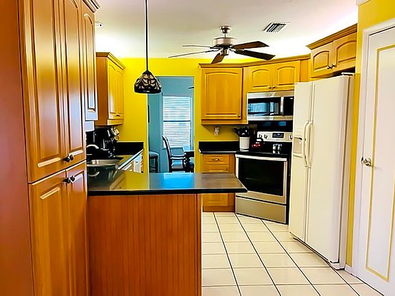 2nd image of 819 Via Del Sol #819