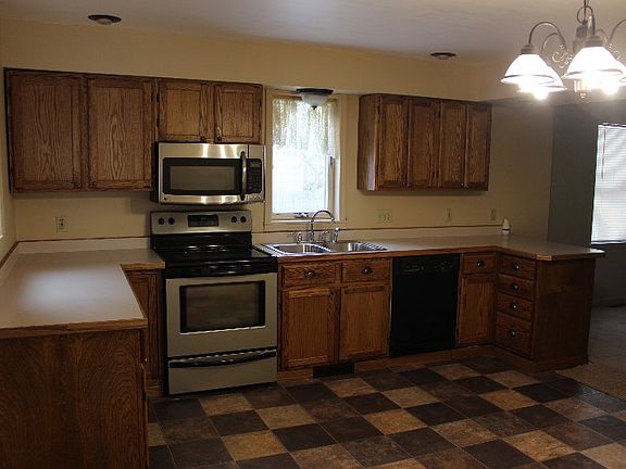 2nd image of 403 W Jenny St