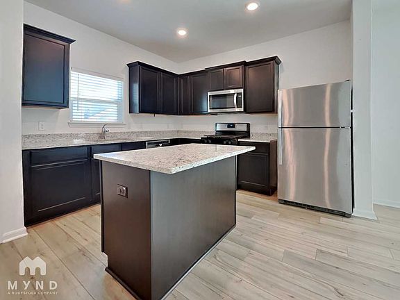 3rd image of 10830 Quinn Ct