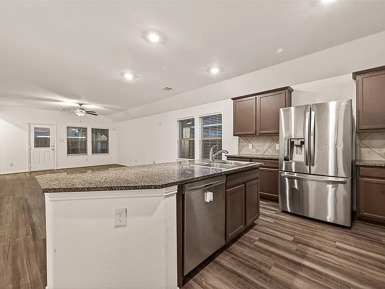 15918 Tug Ct — Photo 33