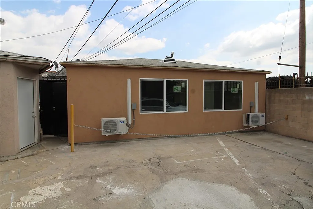 1 bed, 700 sqft, $1,950 — Photo 1
