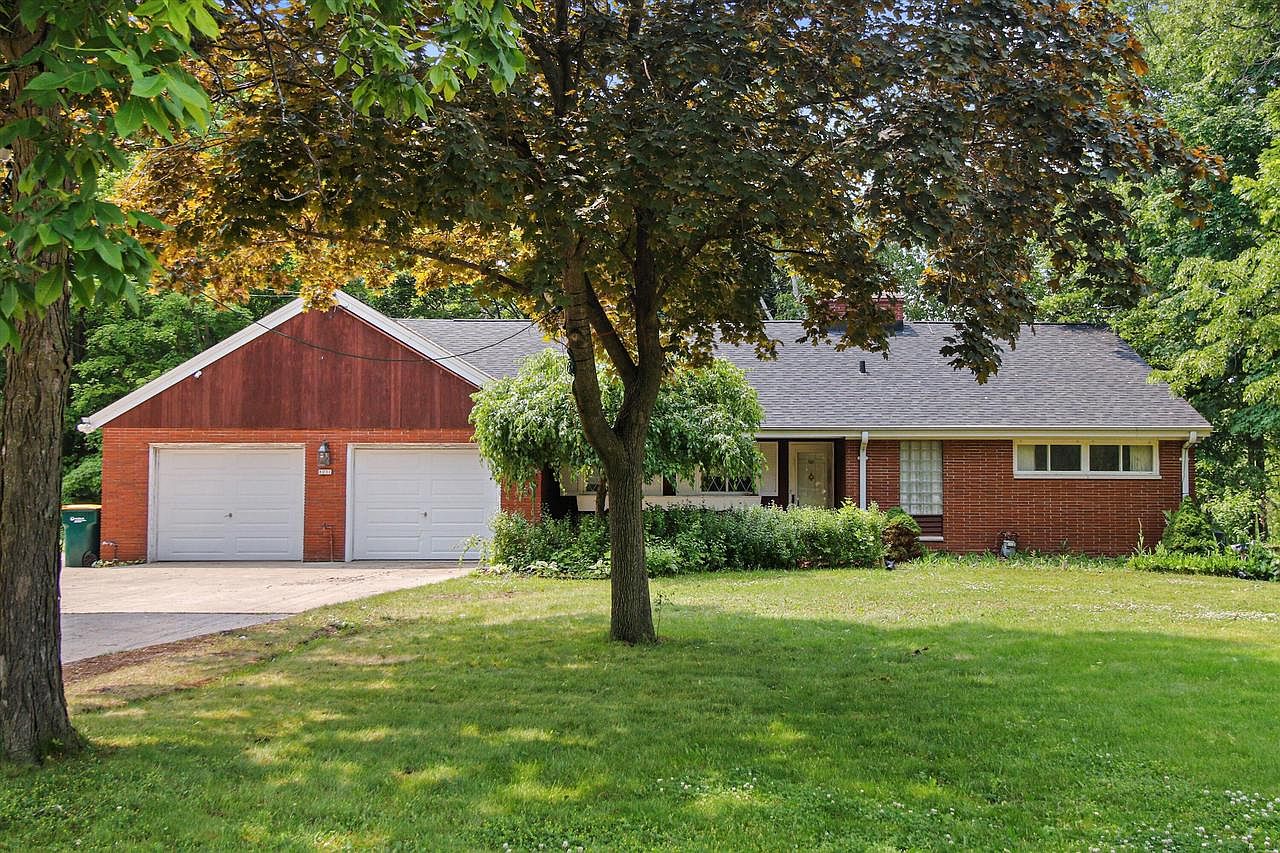8031 South 20th STREET, Oak Creek, WI 53154 | Zillow