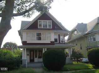 454-458 Ridgefield Ave, Bridgeport, CT 06610