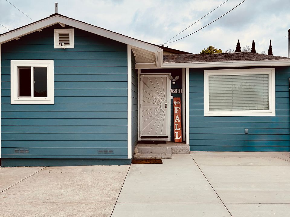 Front view of 3981 Broadway