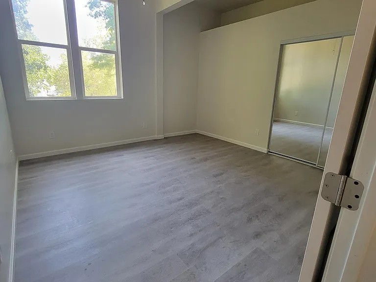 325 Alta St — Photo 6