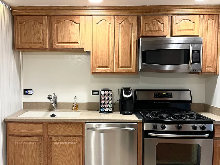 Southmoor Dr — Photo 21