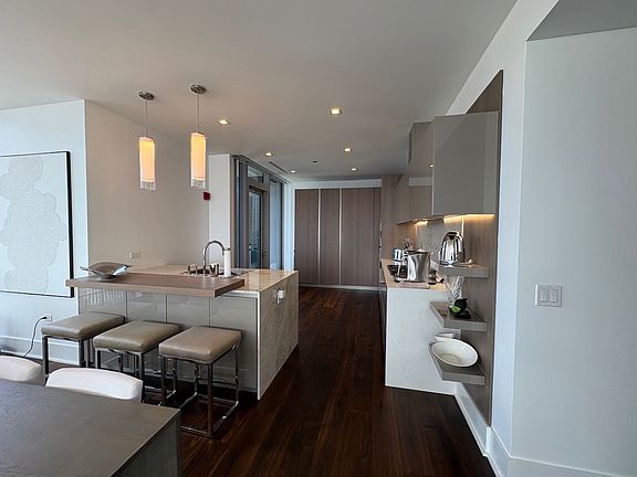 5th image of 363 E Wacker Dr #5001