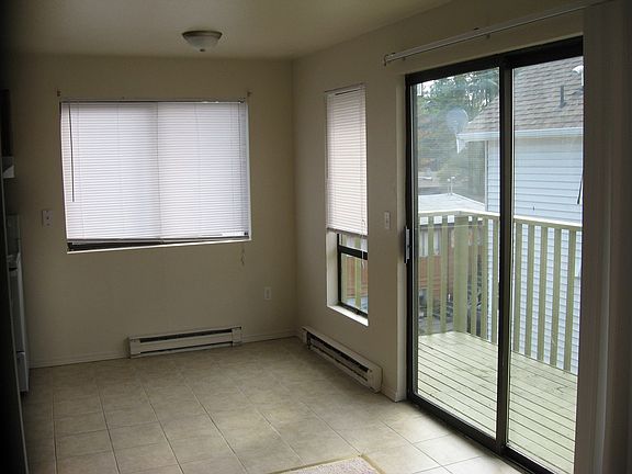 West and South Facing Dining Rm