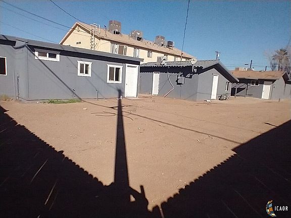 3rd image of 1019 Park Ave