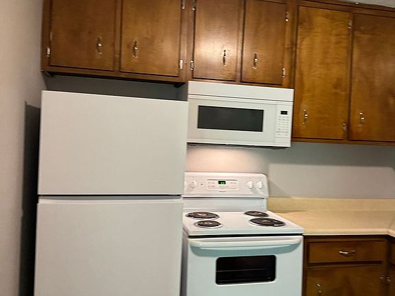 4th image of 812 Bradley St #B