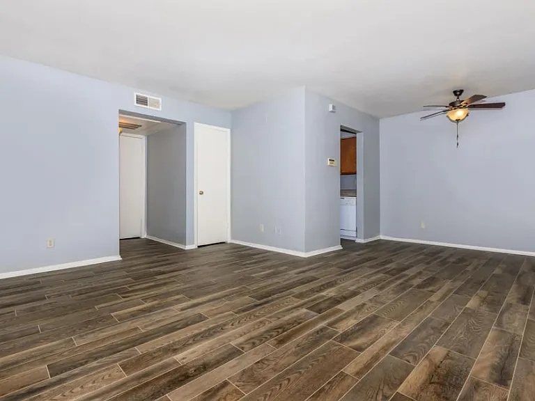 3100 Hamilton Ave — Photo 1