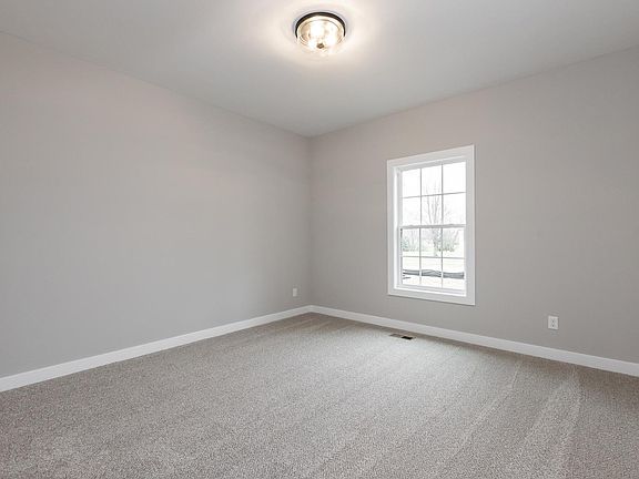 5th image of 156 Berringer Dr