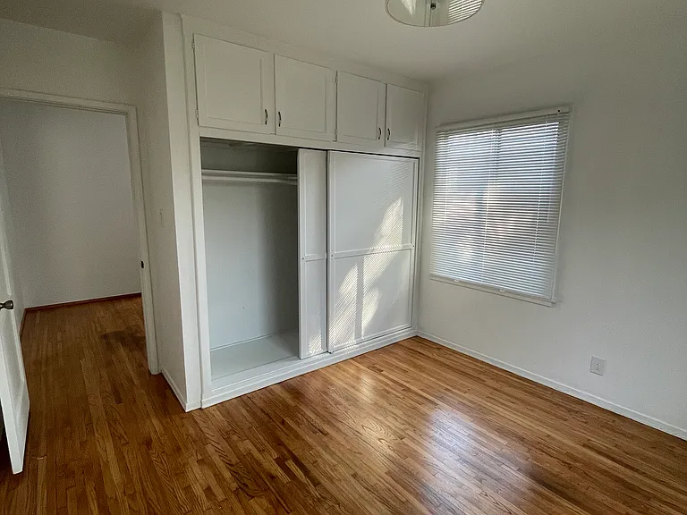 6048 Hardwick St — Photo 20