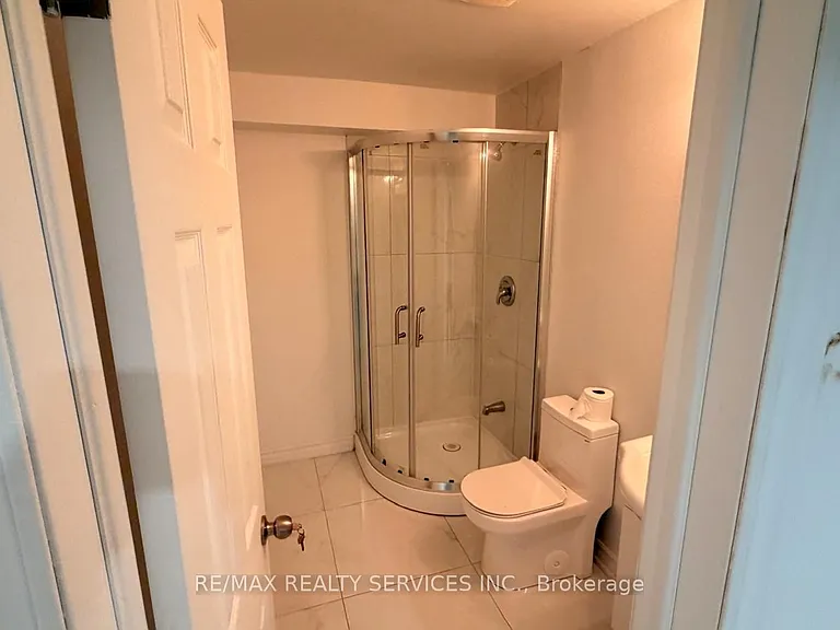 36 Windward Cres #BASEMENT — Photo 3