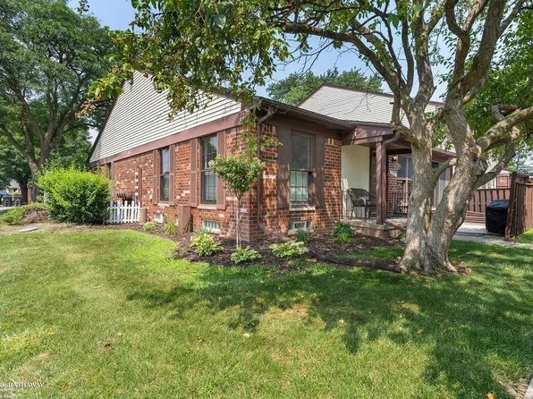 39308 Heatherheath Dr #2, Clinton Township, MI 48038