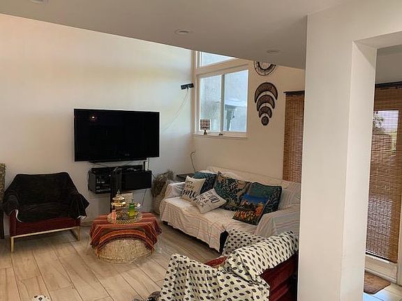 5th image of 721 S Paseo Cumbre