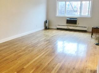24-25 43rd St #2B, Astoria, NY 11103