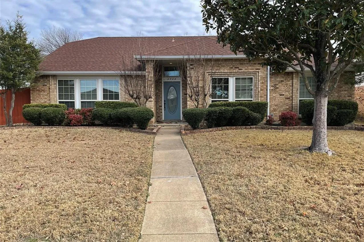4 bed, 2165 sqft, $2,700 — Photo 1