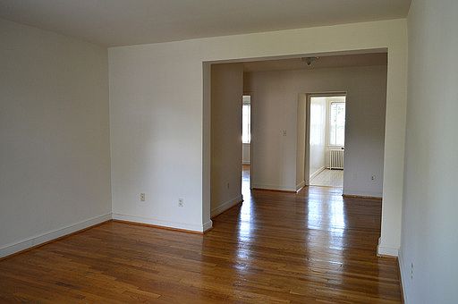3rd image of 206 E Glendale Ave APT 2