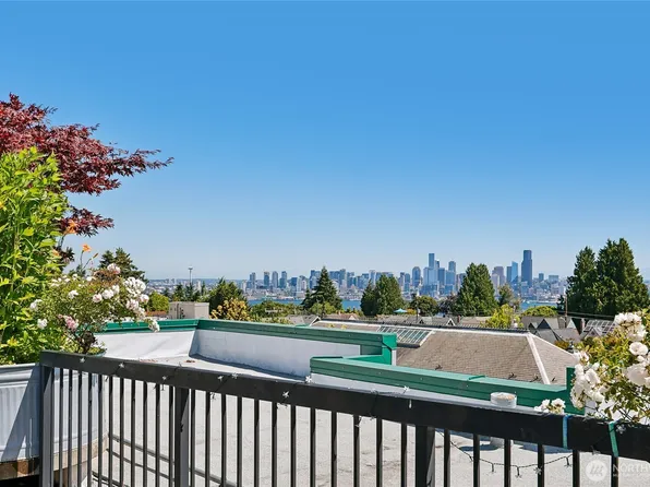 2331 42nd Avenue SW #414, Seattle, WA 98116